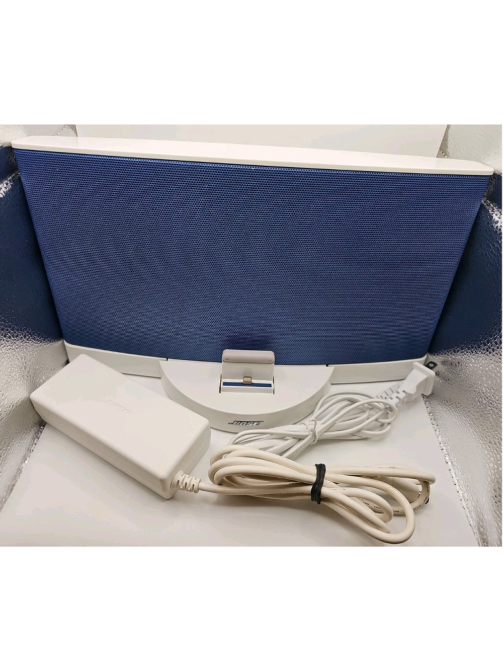 Bose SoundDock Series III 3 Digital Music System White Blue With Power Supply